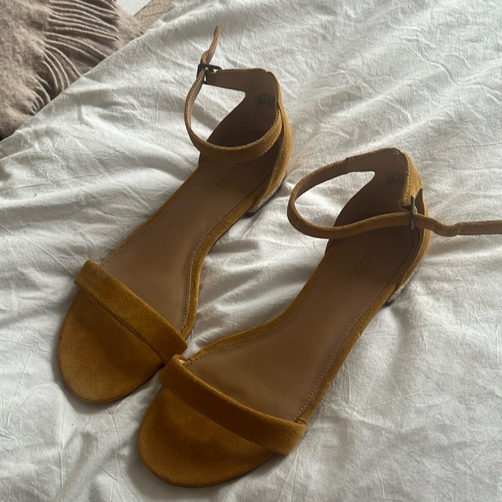 Soludos Yellow ankle strap sandal Women’s size 8 NWT